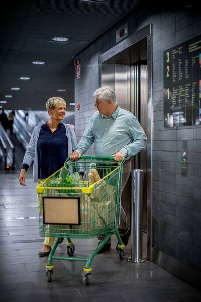 img_medium_kaari-couple-elevator-HR_400x600